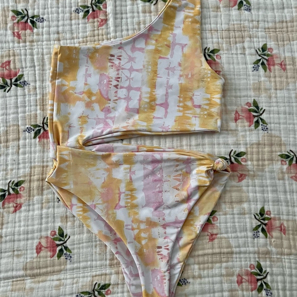 Skatie Nicole one piece EUC